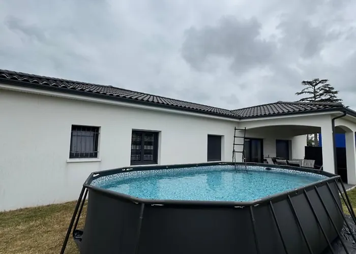 Entiere ヴィラ モントーバン